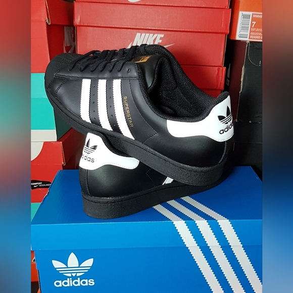 ADIDAS SUPERSTAR TRIPLE BLACK MEN'S US SIZE 11.5 BRAND NEW IN BOX - Picture 3 of 8
